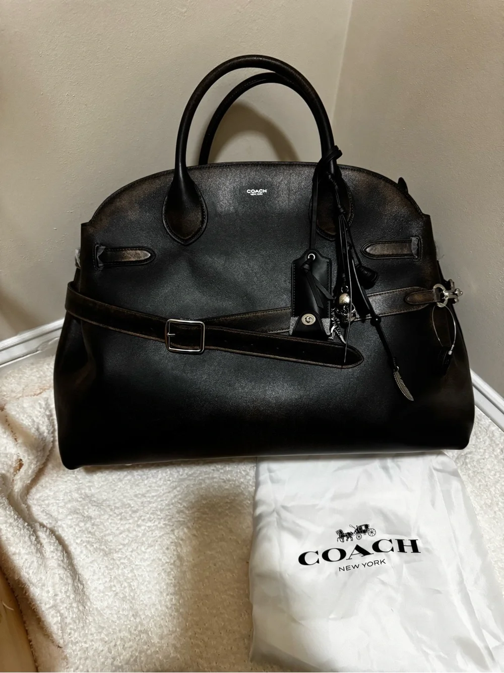 Coach Empire 48 in Loved Leather